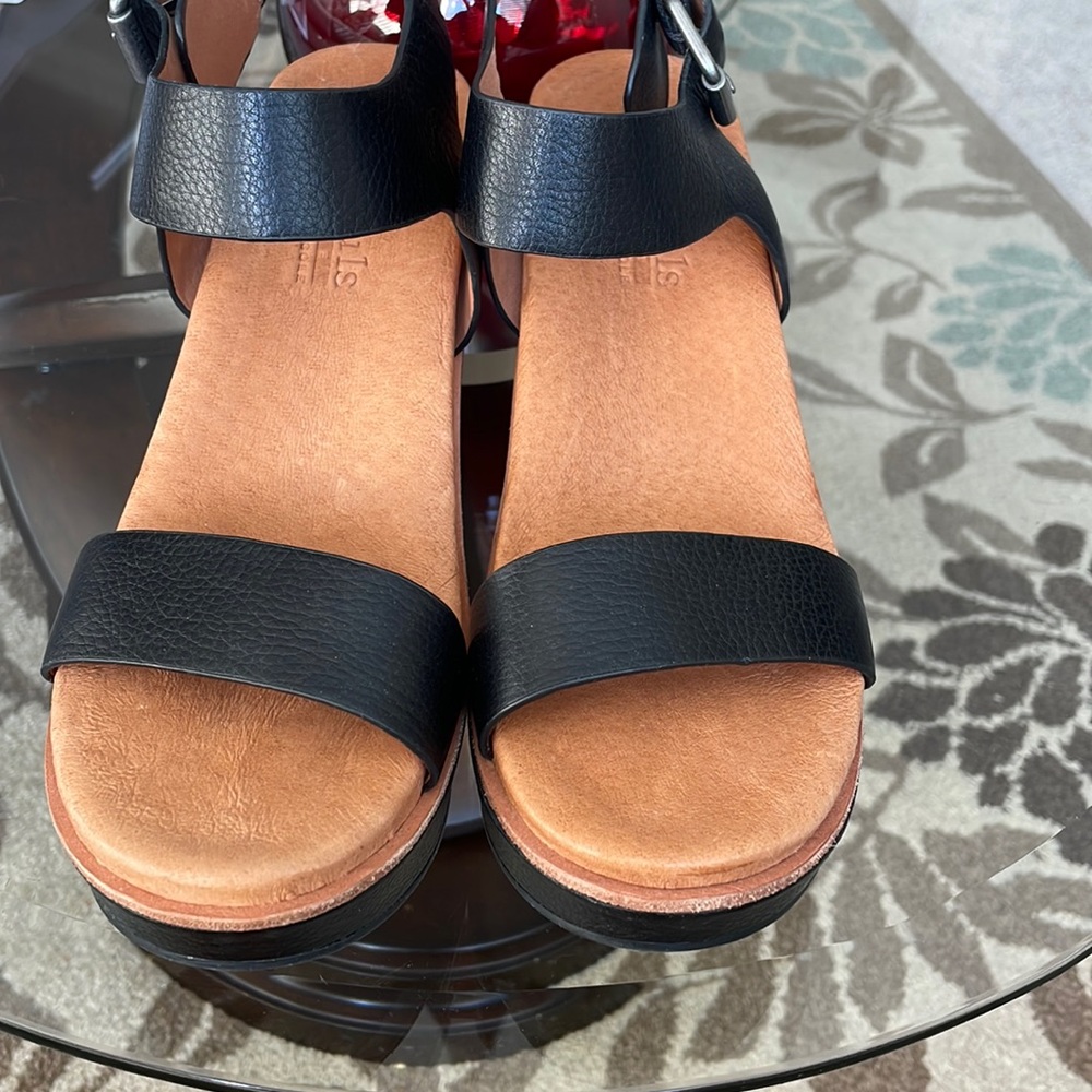 they are very soft ! they are new